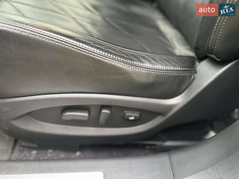 Внедорожник / Кроссовер Infiniti QX70 2016 в Киеве