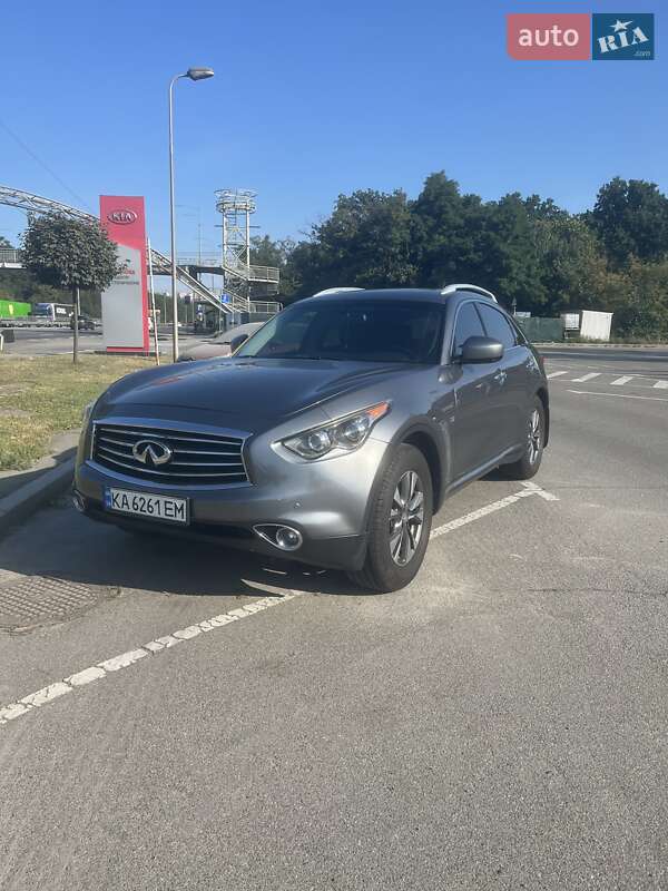 Infiniti QX70 2015