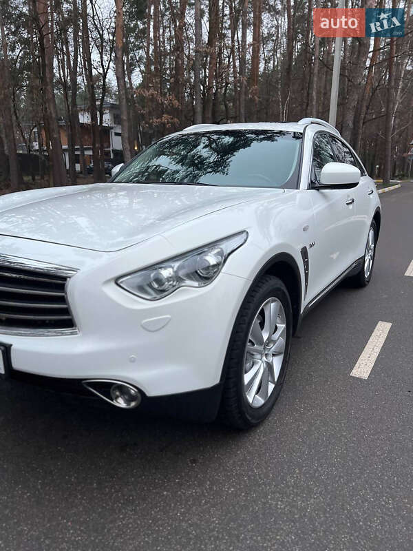 Внедорожник / Кроссовер Infiniti QX70 2015 в Киеве