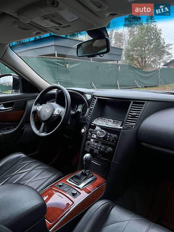 Внедорожник / Кроссовер Infiniti QX70 2015 в Киеве