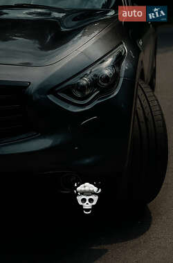 Позашляховик / Кросовер Infiniti QX70 2015 в Києві