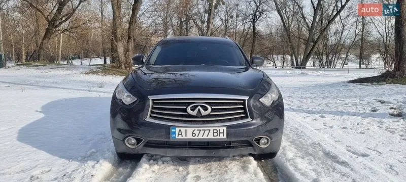 Infiniti QX70 2013