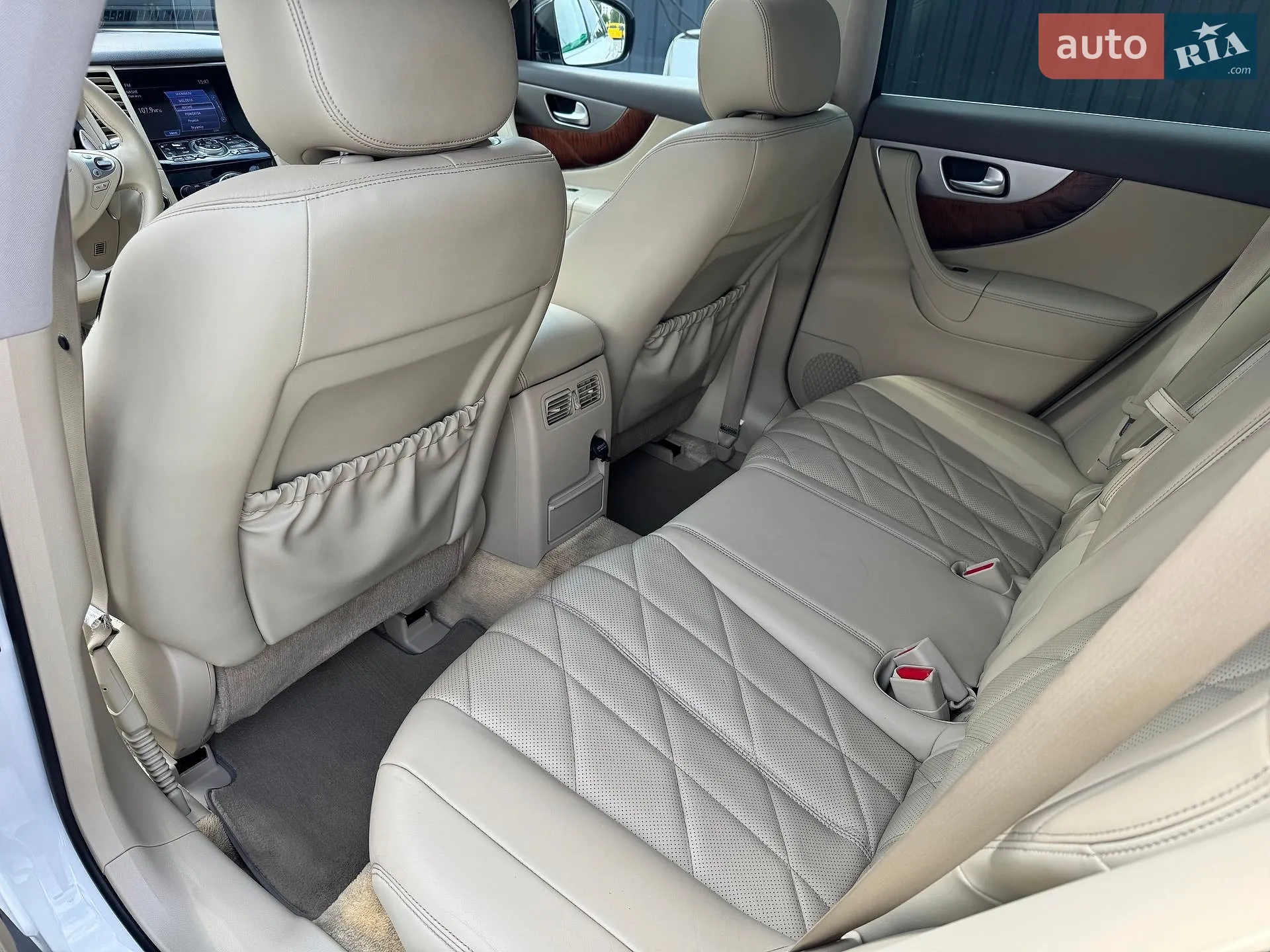 2015 Infiniti QX70 - мініатюра 18