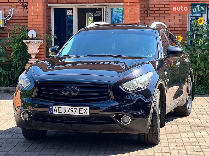Infiniti QX70 2013