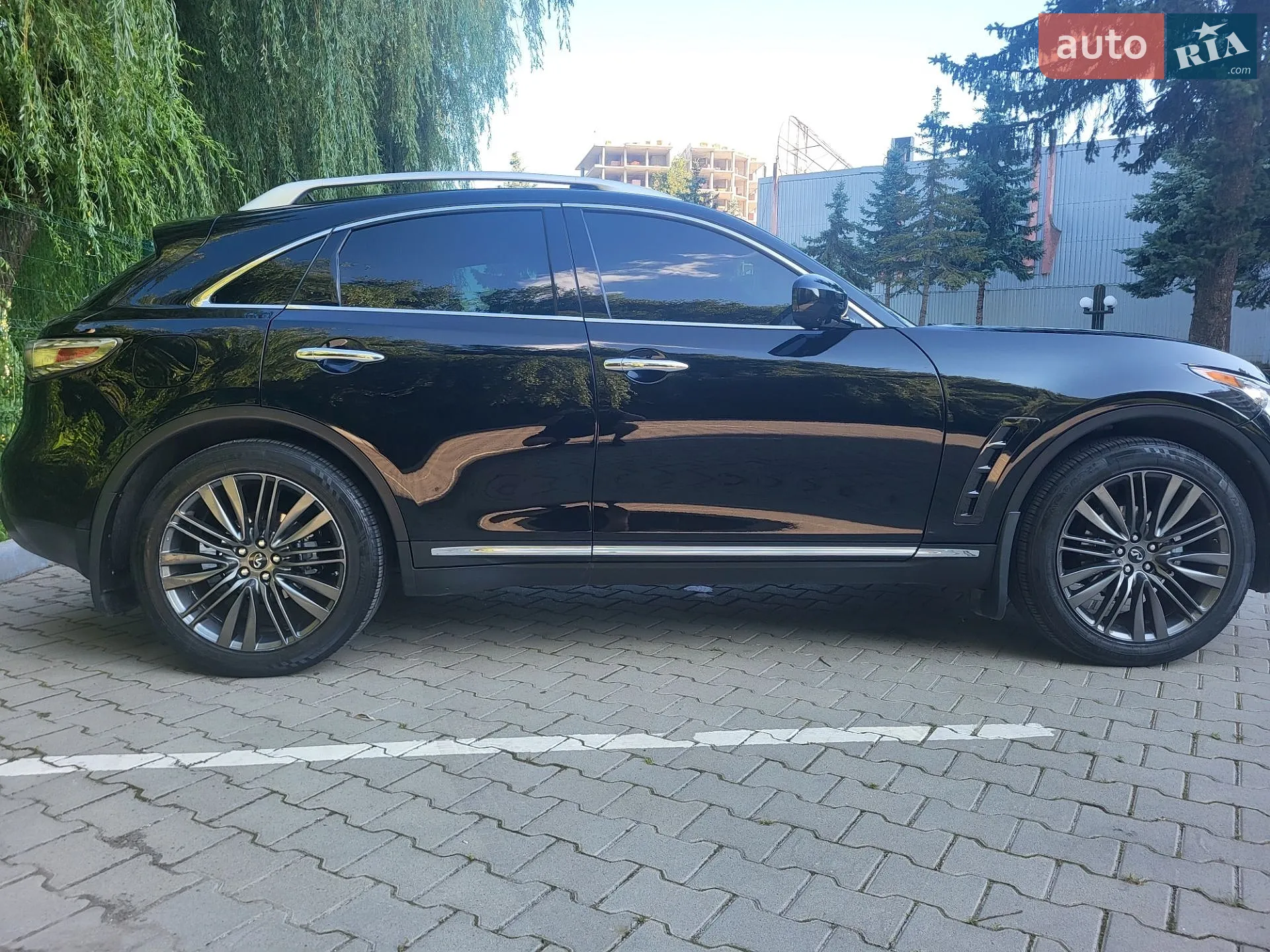 2017 Infiniti QX70 - мініатюра 2