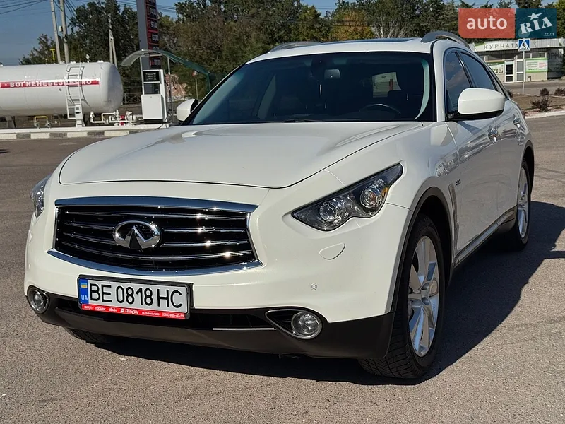 Infiniti QX70 2013