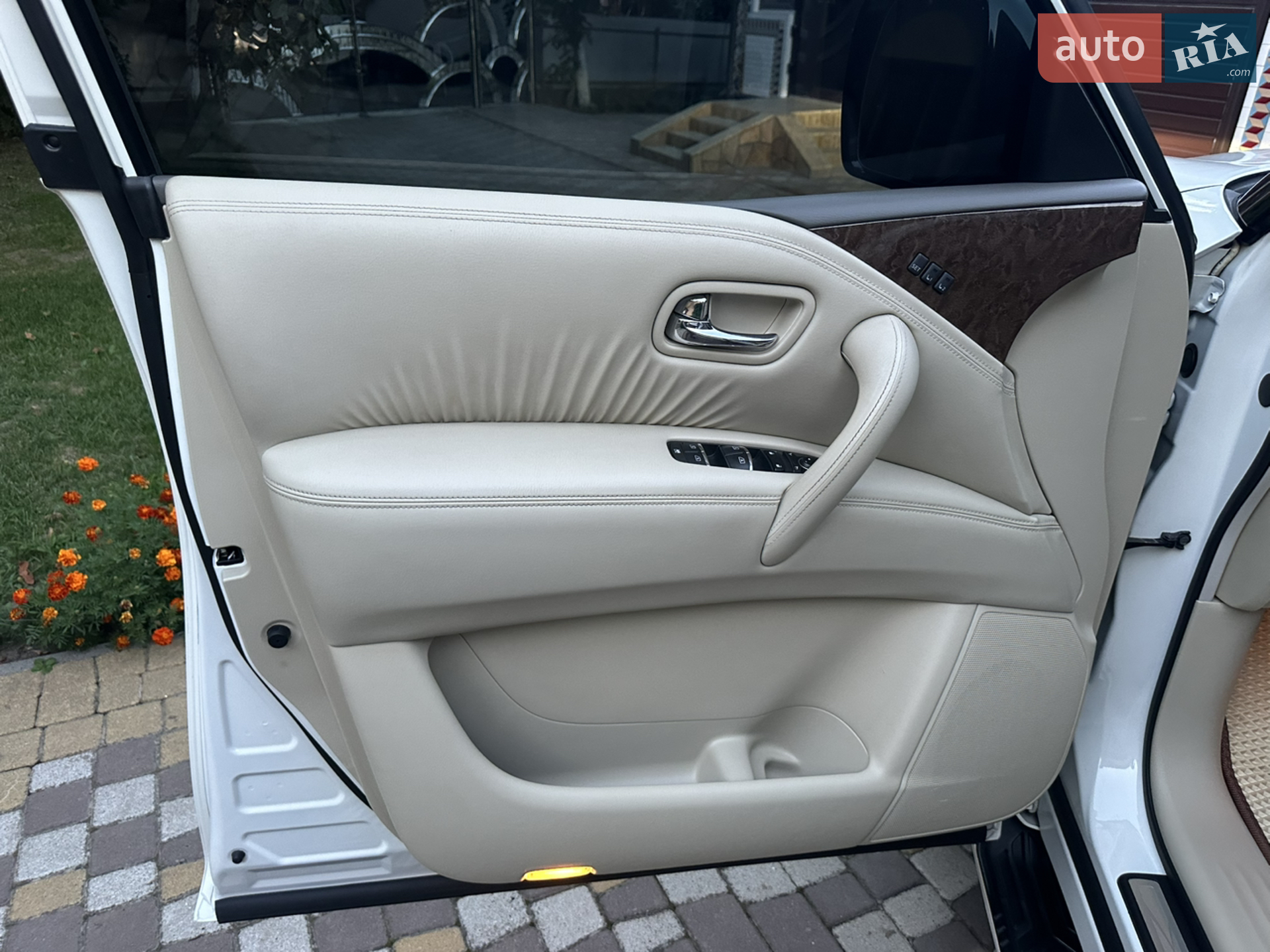 2015 Infiniti QX80 - мініатюра 15