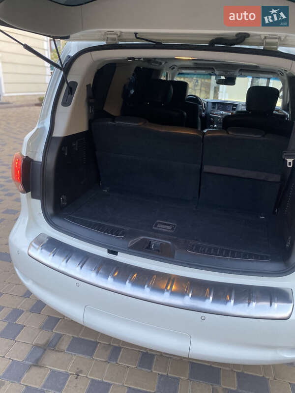 Внедорожник / Кроссовер Infiniti QX80 2015 в Могилев-Подольске