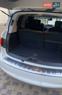 Внедорожник / Кроссовер Infiniti QX80 2015 в 