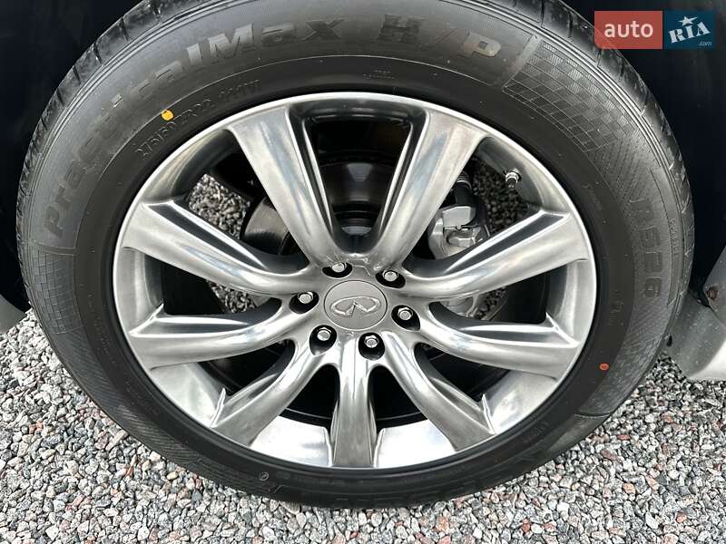 Внедорожник / Кроссовер Infiniti QX80 2015 в Киеве
