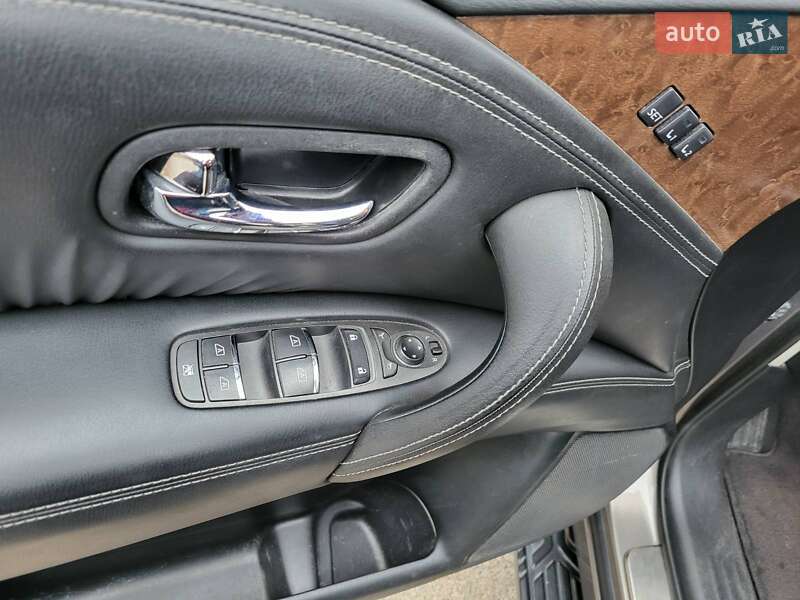 Позашляховик / Кросовер Infiniti QX80 2016 в Чернігові