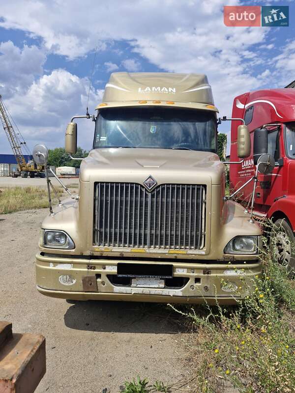 International 9200 2002