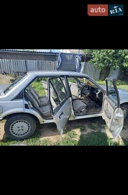 Седан Isuzu Aska 1984 в 