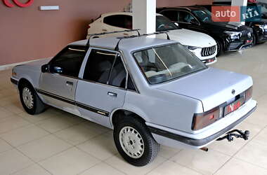 Седан Isuzu Aska 1989 в 