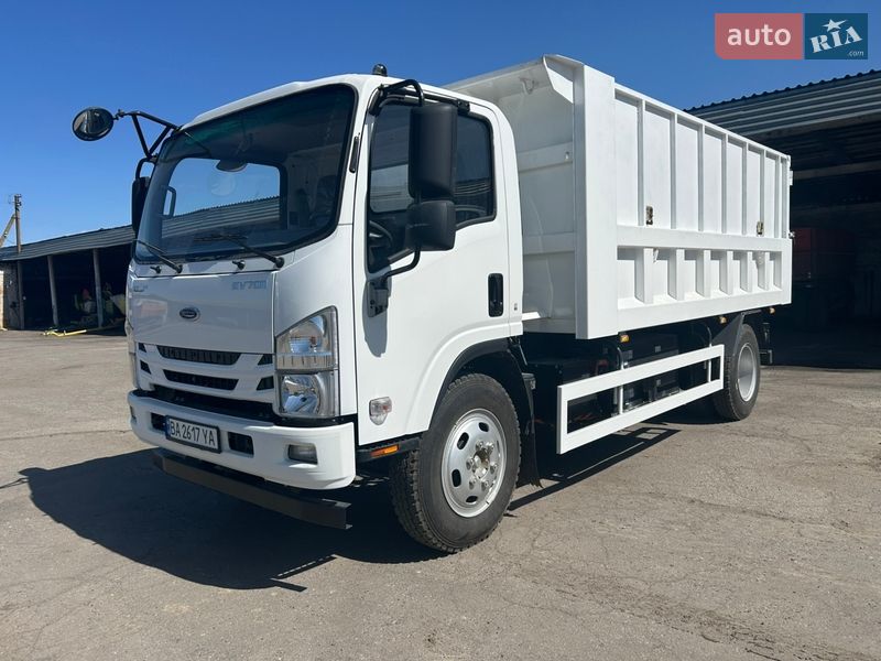 Isuzu Elf 2025