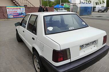 Седан Isuzu Gemini 1992 в Ровно