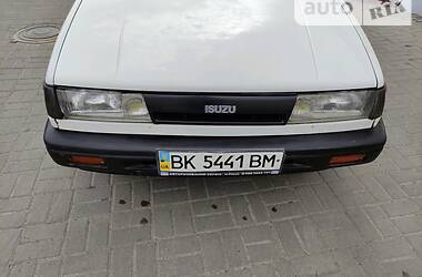 Седан Isuzu Gemini 1992 в 