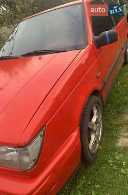 Седан Isuzu Gemini 1989 в Гайсине