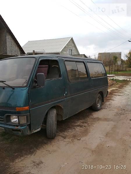 Грузопассажирский фургон Isuzu Midi груз. 1990 в Переяславе