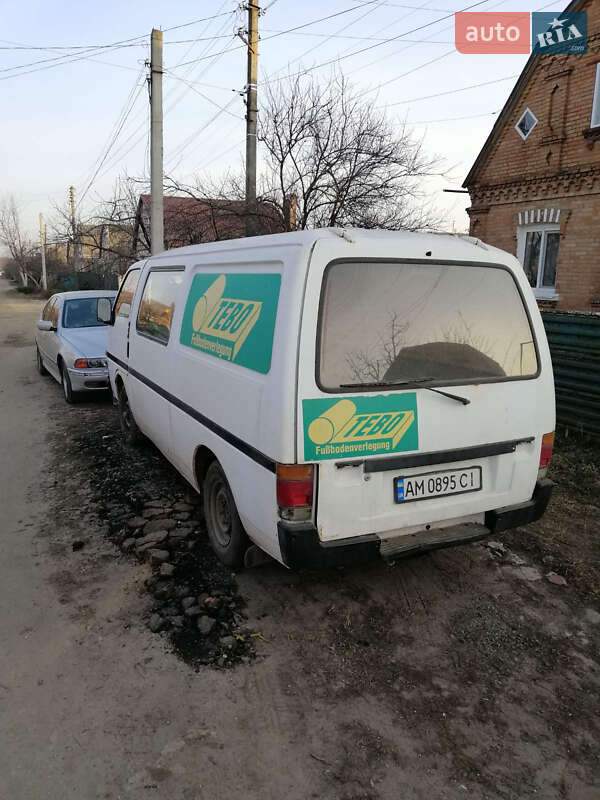 Грузопассажирский фургон Isuzu Midi 1993 в Бердичеве