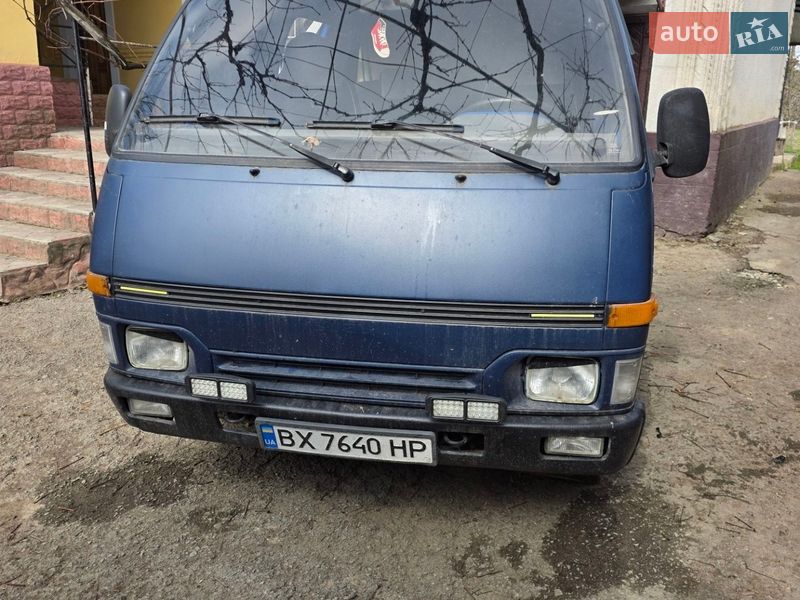 Грузопассажирский фургон Isuzu Midi 1991 в Хмельницком
