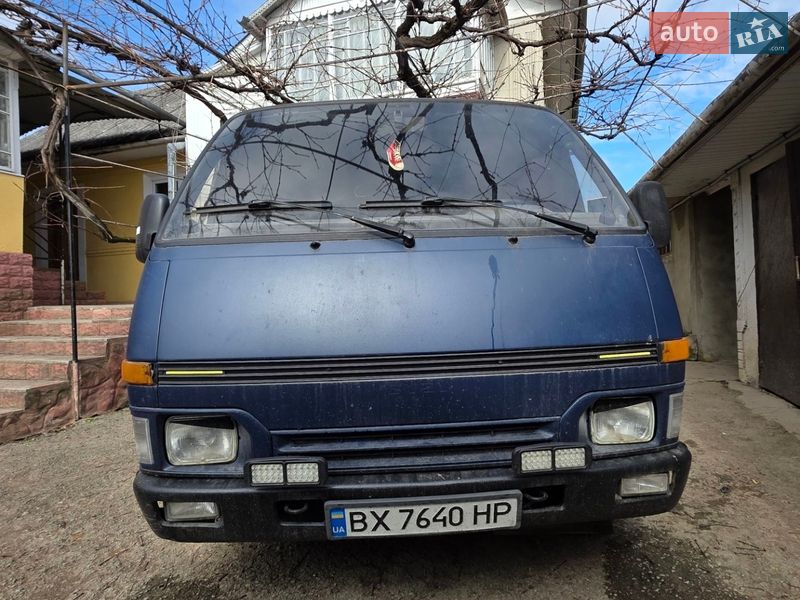 Грузопассажирский фургон Isuzu Midi 1991 в Хмельницком