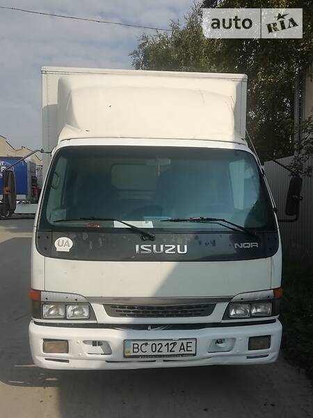 Грузовой фургон Isuzu NQR 2005 в Львове