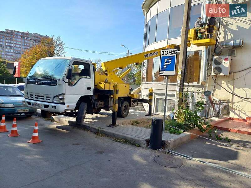 Автовышка Isuzu NQR 2014 в 