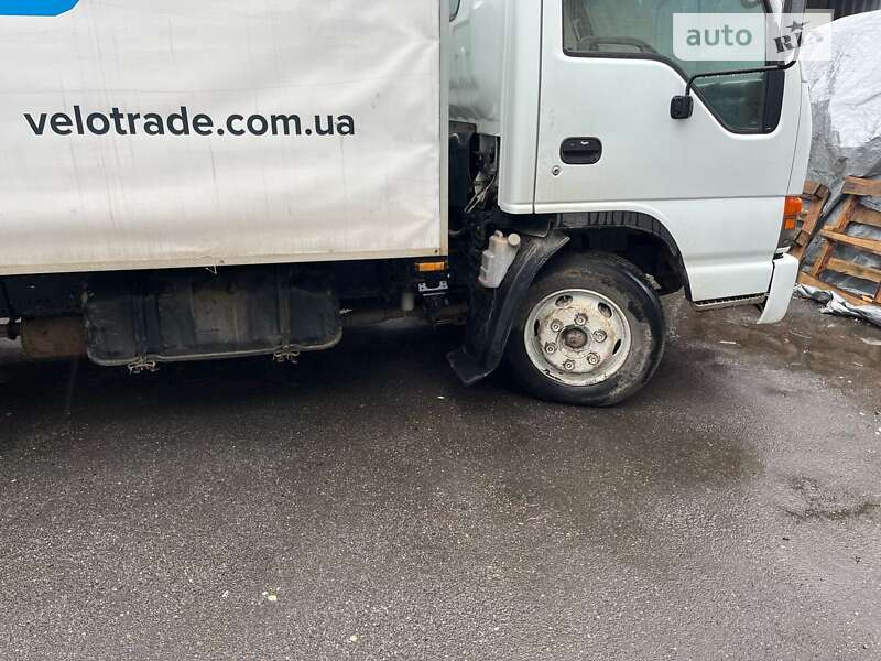 Вантажний фургон Isuzu NQR 2006 в Харкові