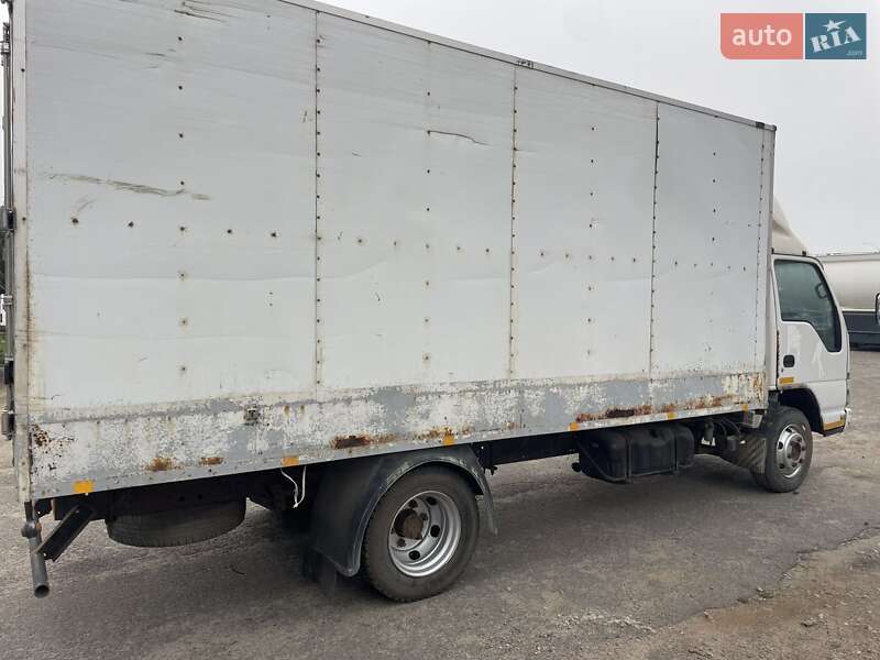 Грузовой фургон Isuzu NQR 2007 в Буче