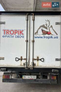 Вантажний фургон Isuzu NQR 2013 в Львові