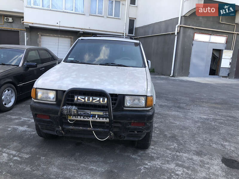 Внедорожник / Кроссовер Isuzu Rodeo 1993 в 