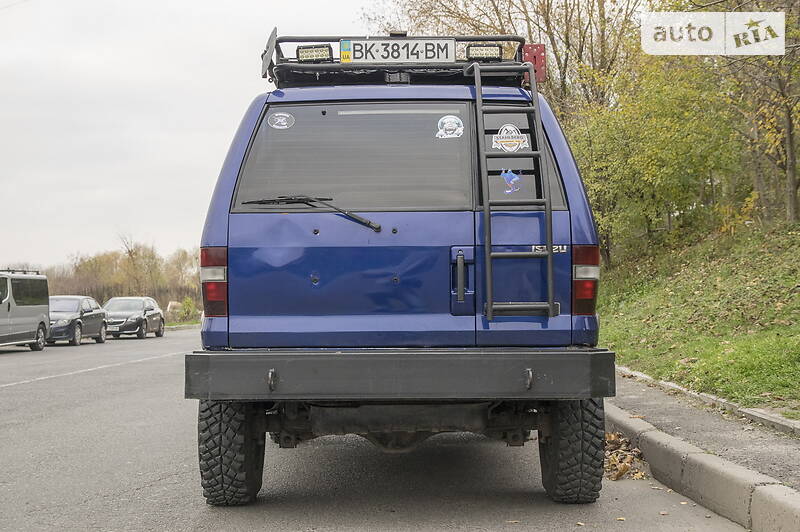 Внедорожник / Кроссовер Isuzu Trooper 1998 в Ровно