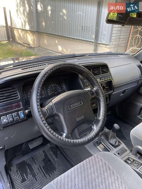 Позашляховик / Кросовер Isuzu Trooper 1996 в Сумах