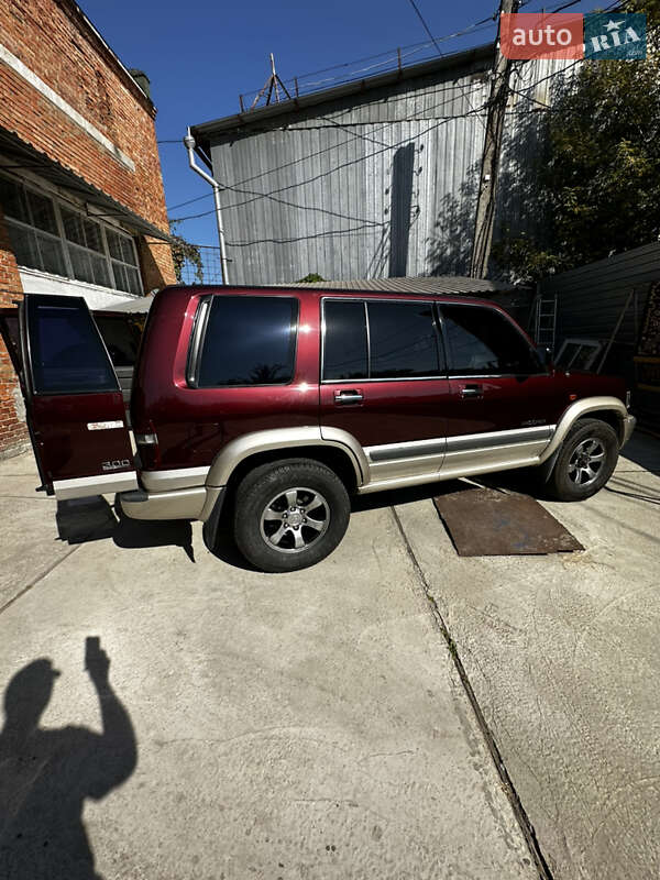 Внедорожник / Кроссовер Isuzu Trooper 2002 в Сумах