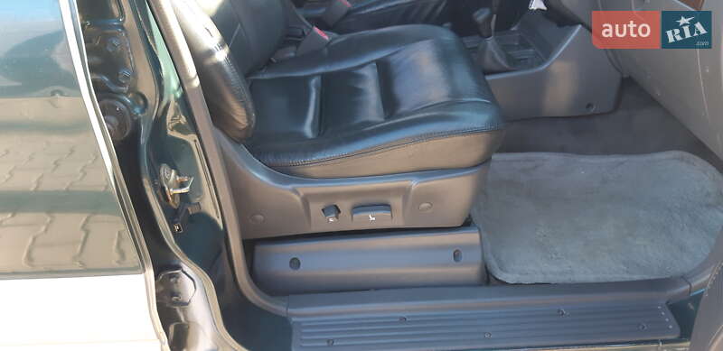 Внедорожник / Кроссовер Isuzu Trooper 1995 в Черновцах