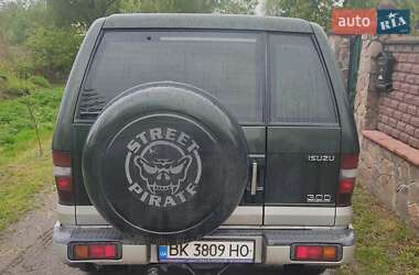 Внедорожник / Кроссовер Isuzu Trooper 2000 в 