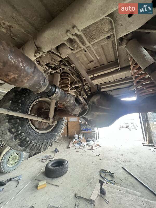 Позашляховик / Кросовер Isuzu Trooper 1996 в Надвірній