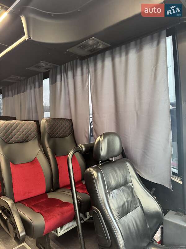 Туристический / Междугородний автобус Isuzu Turquoise 2001 в Тернополе