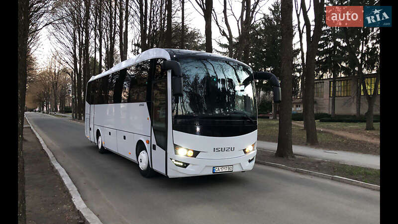 Туристический / Междугородний автобус Isuzu Visigo 2013 в Умани
