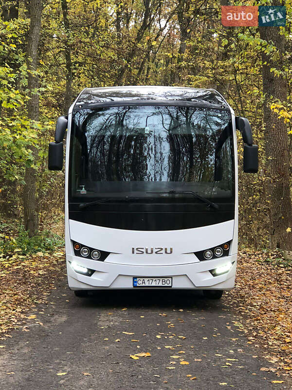 Туристический / Междугородний автобус Isuzu Visigo 2013 в Умани