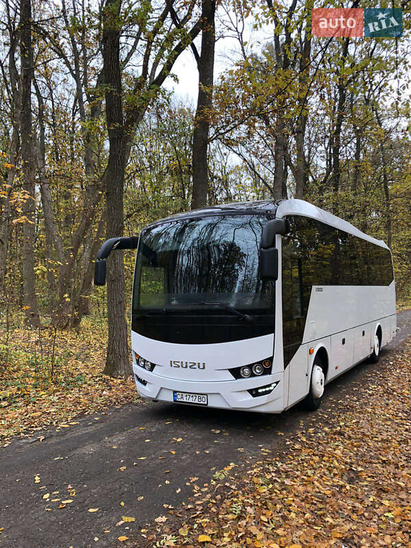 Туристический / Междугородний автобус Isuzu Visigo 2013 в Умани