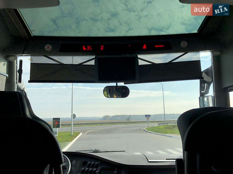 Туристический / Междугородний автобус Isuzu Visigo 2013 в Умани