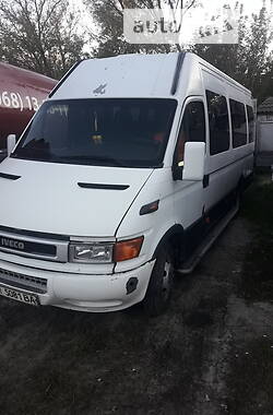 Мікроавтобус Iveco 35C13 2001 в Ірпені