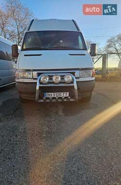 Вантажний фургон Iveco 35C13 2002 в Одесі