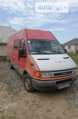 Седан Iveco 35S13 2001 в Сокирянах