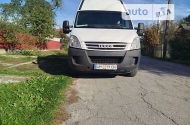 Вантажний фургон Iveco 35S13 2007 в Звягелі