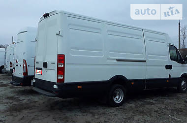 Грузовой фургон Iveco Daily 2013 в 