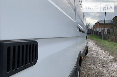 Грузовой фургон Iveco Daily 2006 в 