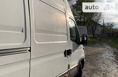 Грузовой фургон Iveco Daily 2006 в 